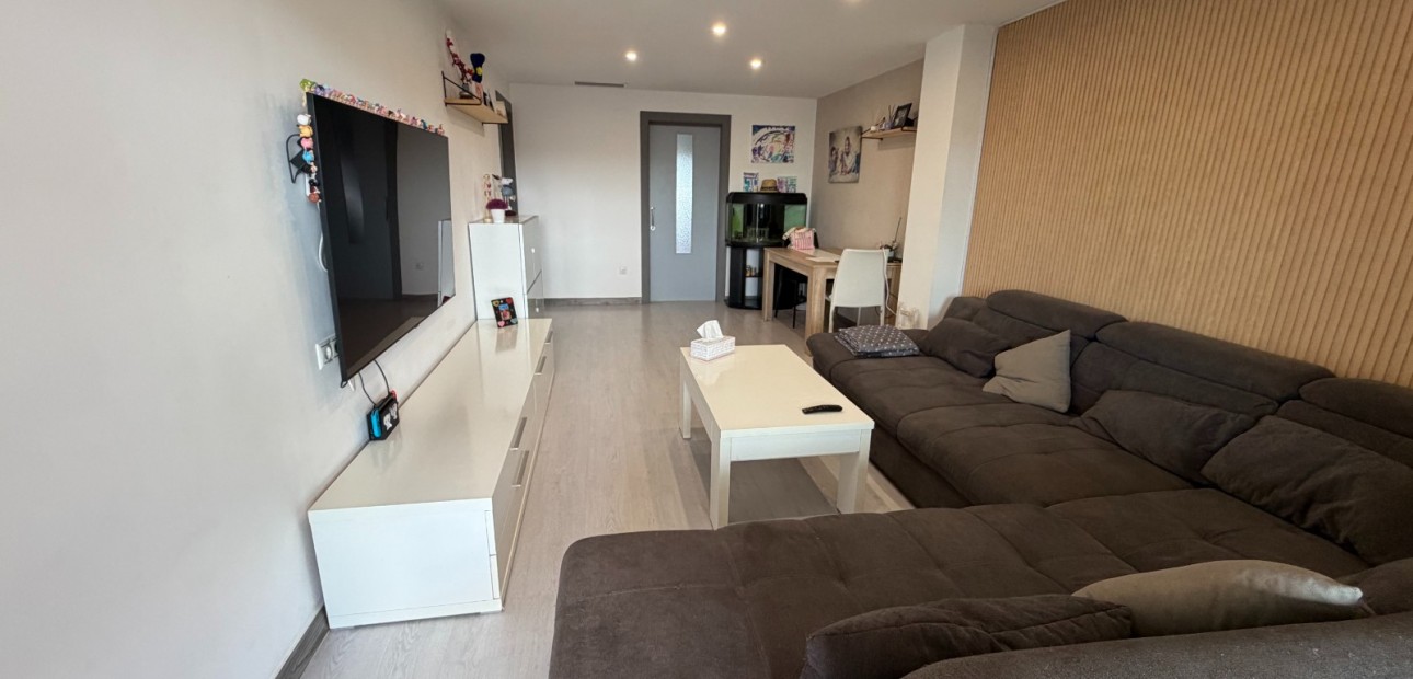 Venta - Apartamento / piso -
Jacarilla