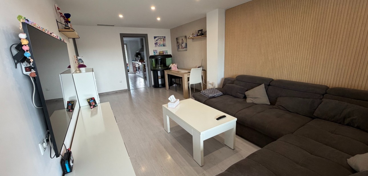 Venta - Apartamento / piso -
Jacarilla
