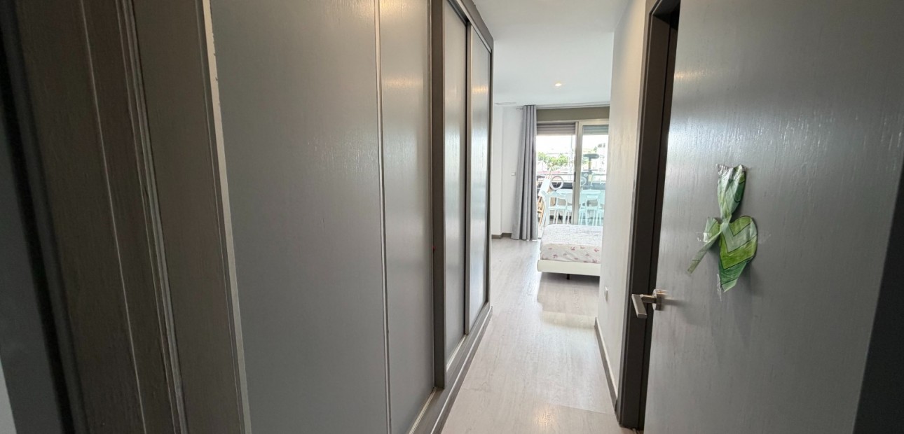 Venta - Apartamento / piso -
Jacarilla