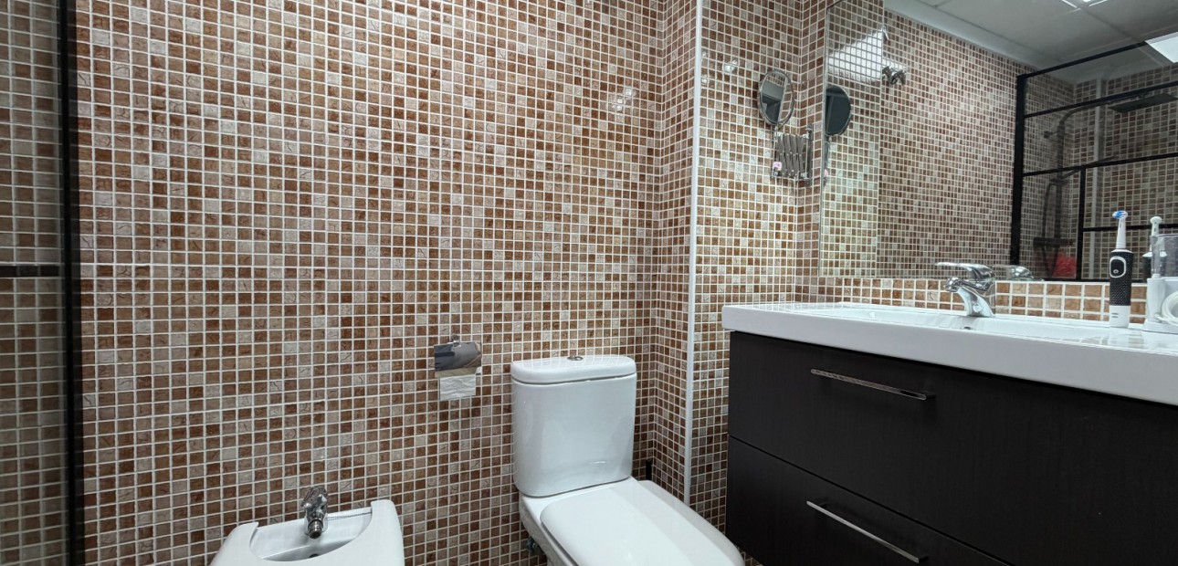 Venta - Apartamento / piso -
Jacarilla