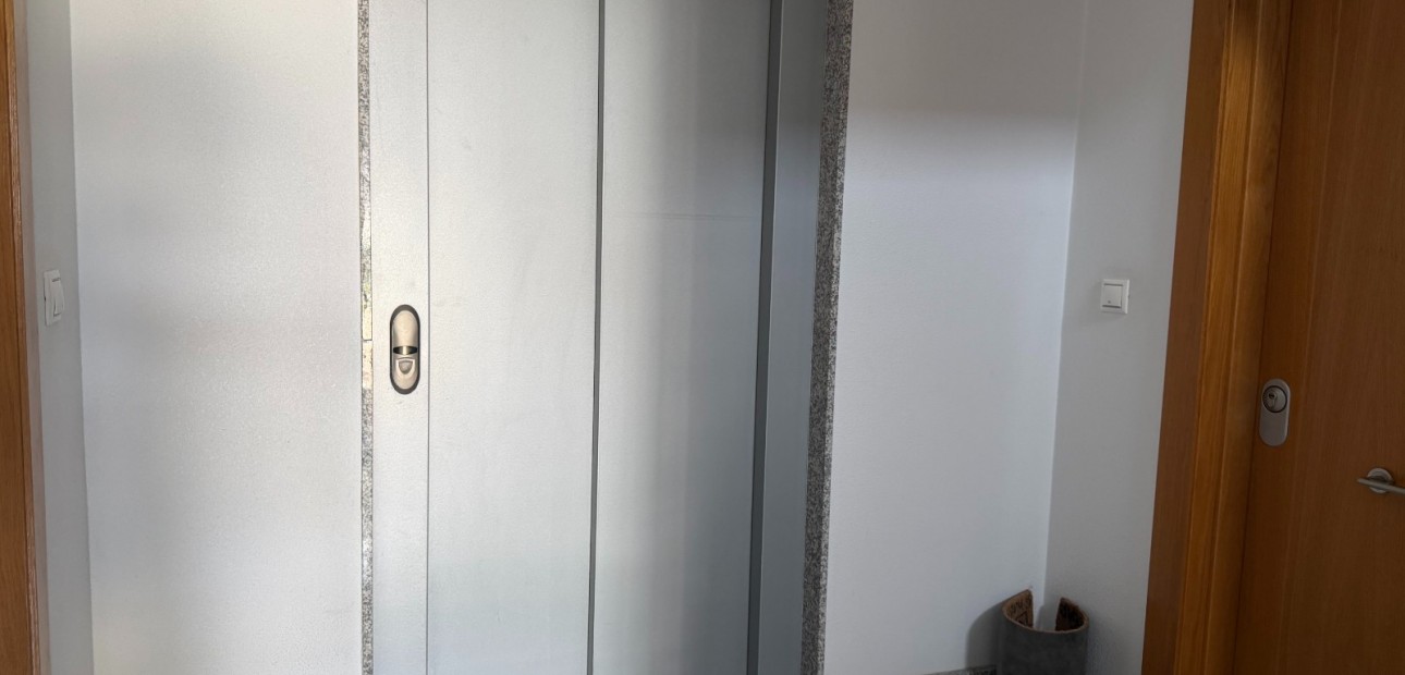 Venta - Apartamento / piso -
Jacarilla