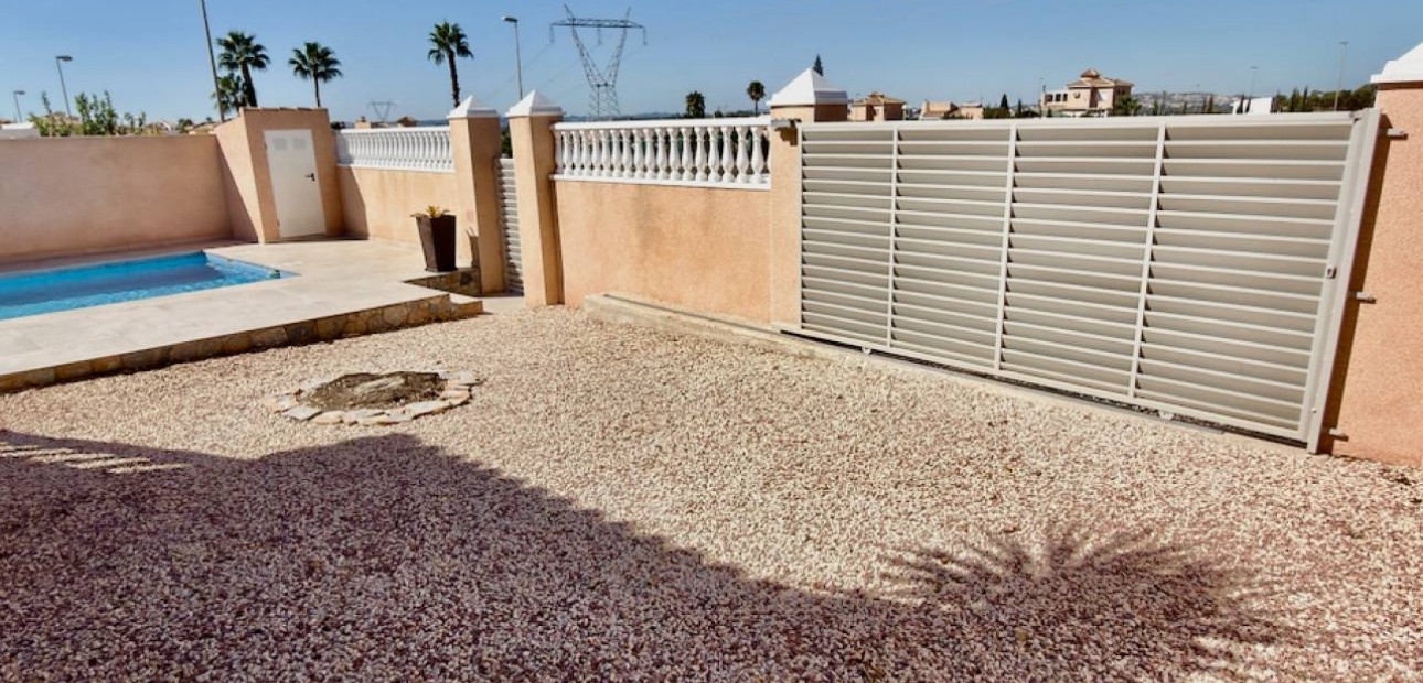 Sale - Villa -
Ciudad Quesada - Costa Blanca