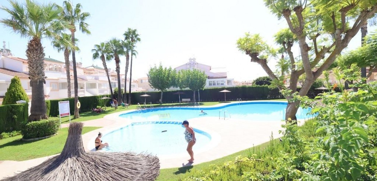 Sale - Apartment / flat -
Los Alcázares - Dolores de Pacheco-Santa Rosalía