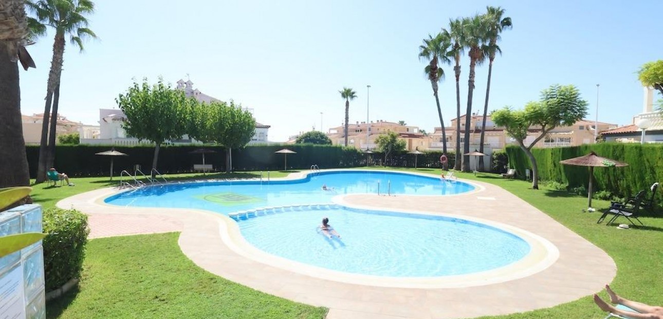 Sale - Apartment / flat -
Los Alcázares - Dolores de Pacheco-Santa Rosalía