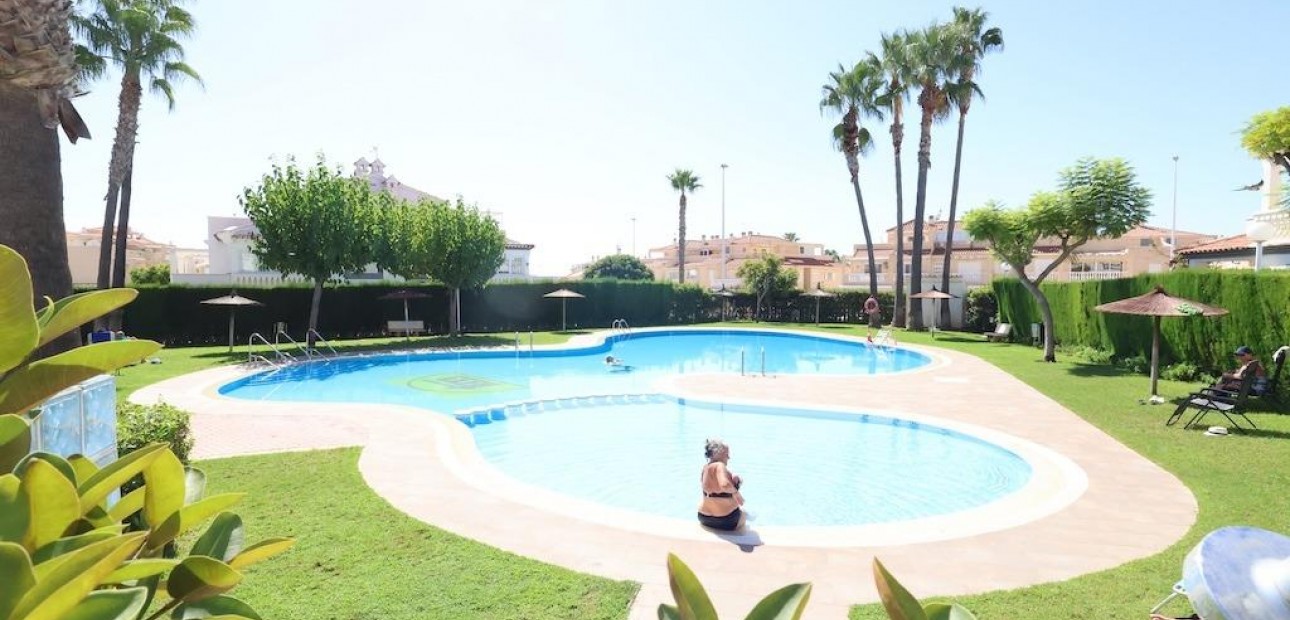 Sale - Apartment / flat -
Los Alcázares - Dolores de Pacheco-Santa Rosalía