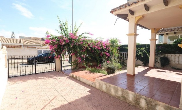 Sale - Terraced house -
Orihuela Costa - Playa Flamenca