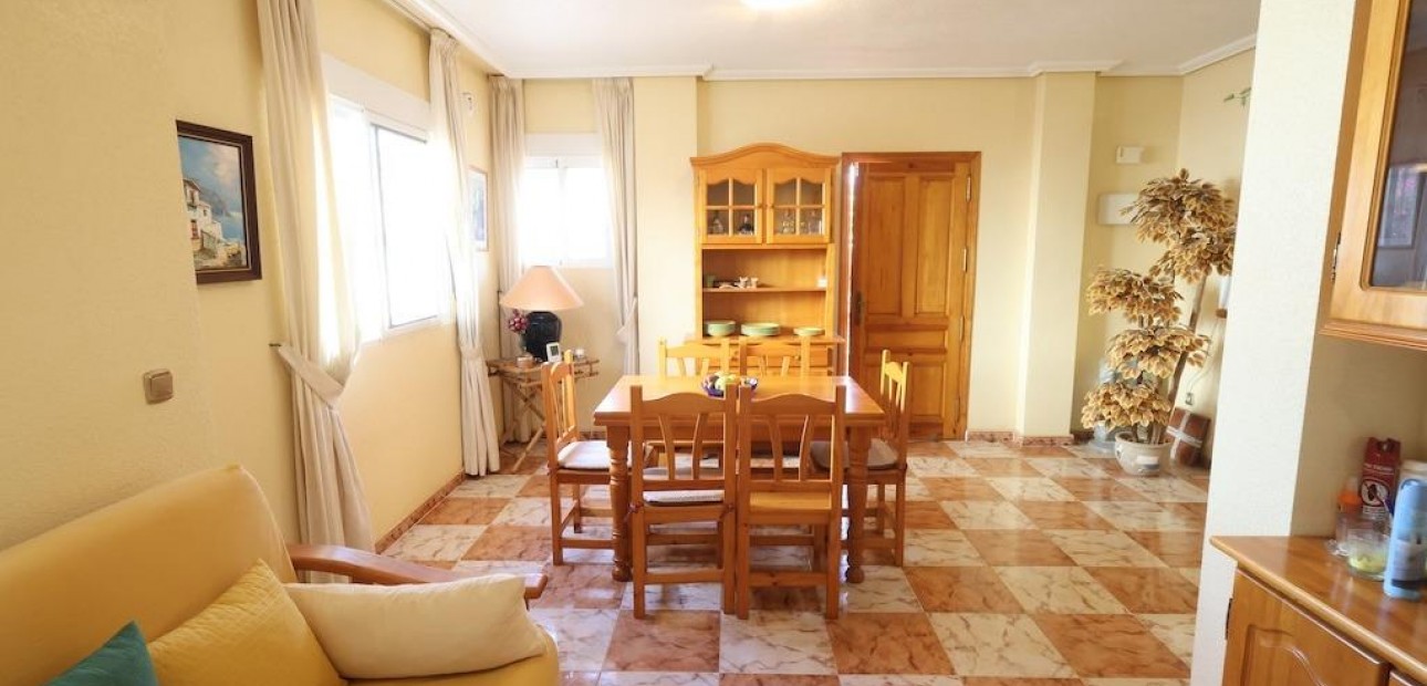 Sale - Terraced house -
Orihuela Costa - Playa Flamenca