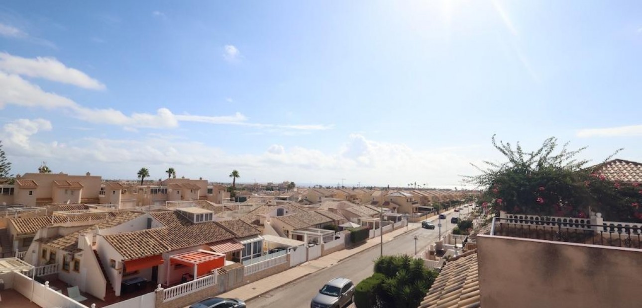 Sale - Terraced house -
Orihuela Costa - Playa Flamenca