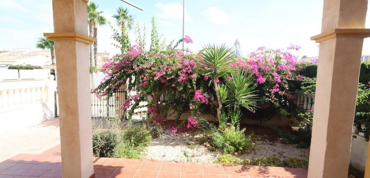 Sale - Terraced house -
Orihuela Costa - Playa Flamenca