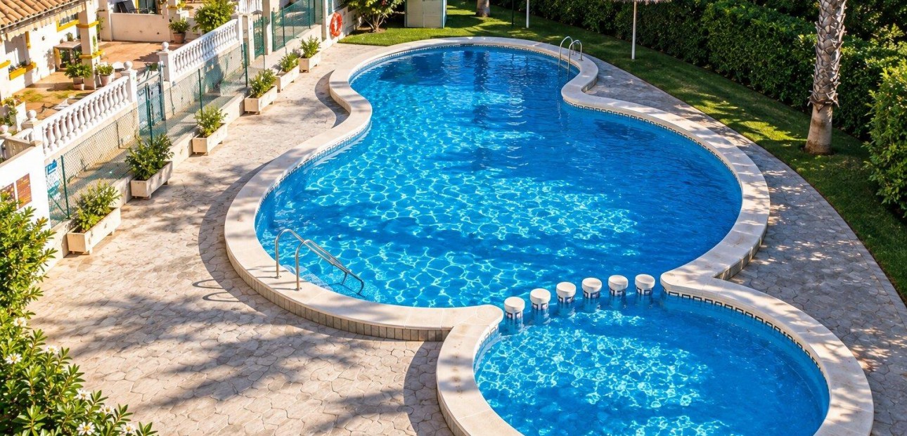 Sale - Terraced house -
Orihuela Costa - Playa Flamenca