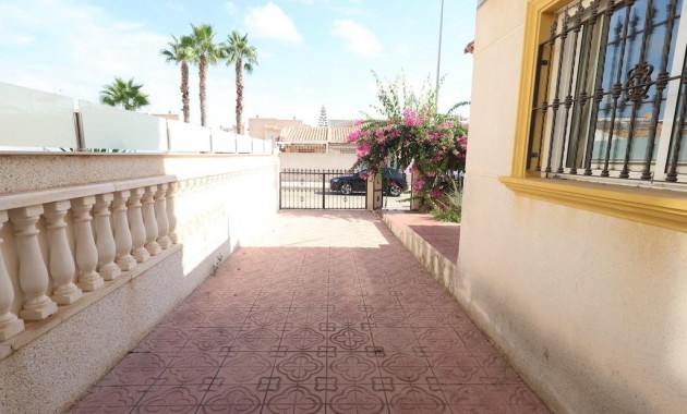 Sale - Terraced house -
Orihuela Costa - Playa Flamenca