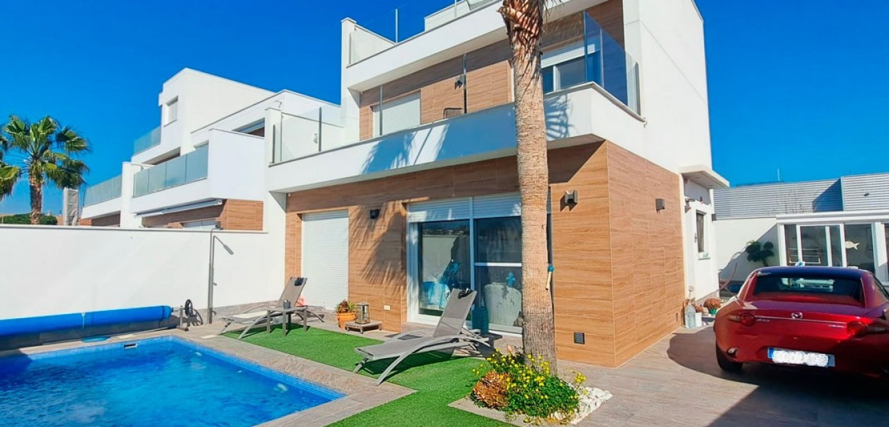 Sale - Detached Villa -
Pilar de La Horadada - Pilar de La Horadada - Town