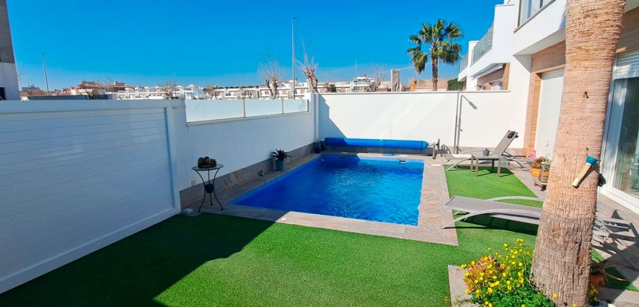 Sale - Detached Villa -
Pilar de La Horadada - Pilar de La Horadada - Town
