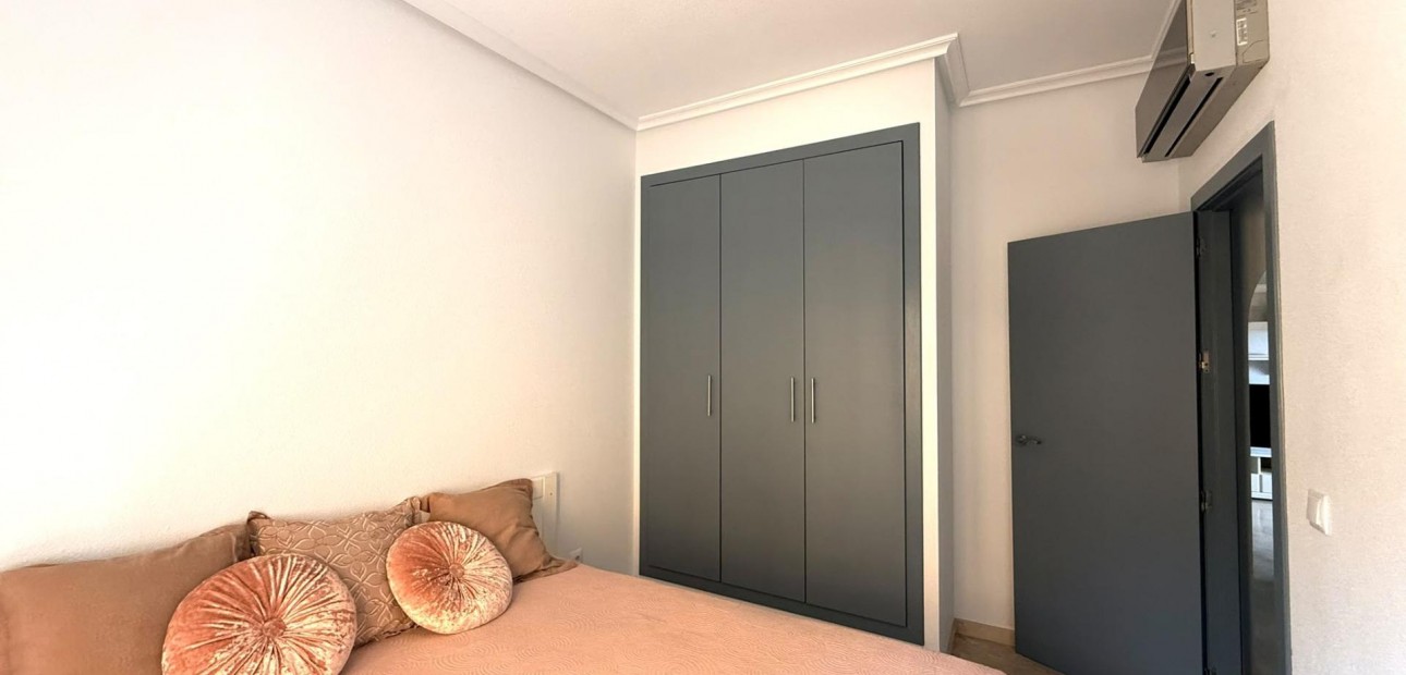 Sale - Bungalow -
Orihuela Costa - Las Ramblas