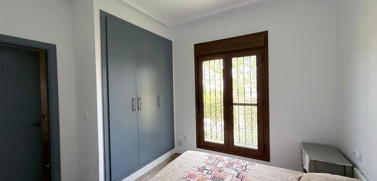 Sale - Bungalow -
Orihuela Costa - Las Ramblas