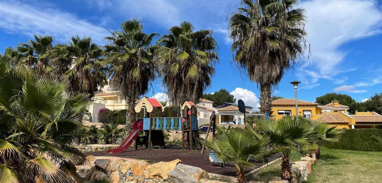 Sale - Bungalow -
Orihuela Costa - Las Ramblas