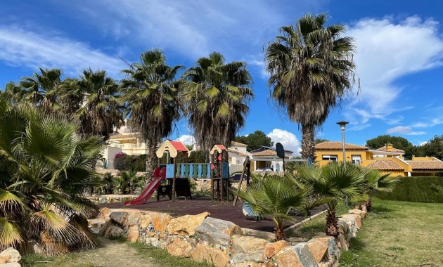 Sale - Bungalow -
Orihuela Costa - Las Ramblas