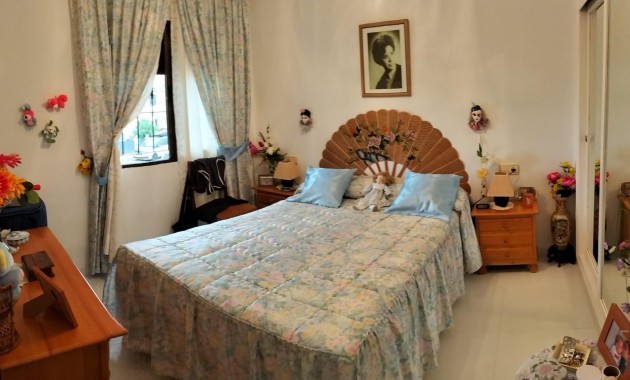 Sale - Bungalow -
Torrevieja - Torreblanca