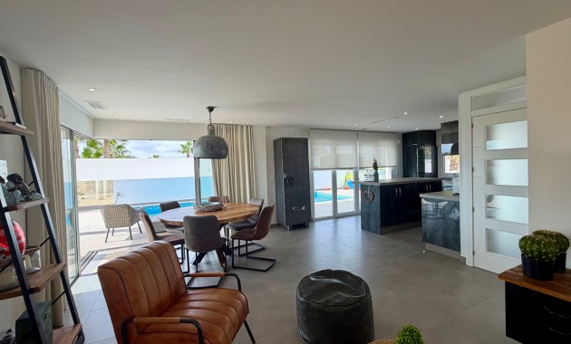 Sale - Detached Villa -
La Marina - La Marina - Urbanization