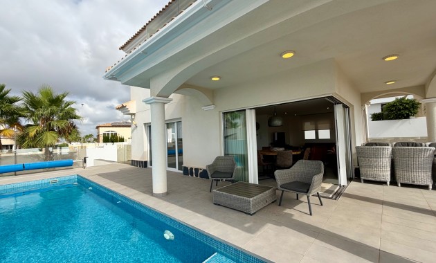 Sale - Detached Villa -
La Marina - La Marina - Urbanization