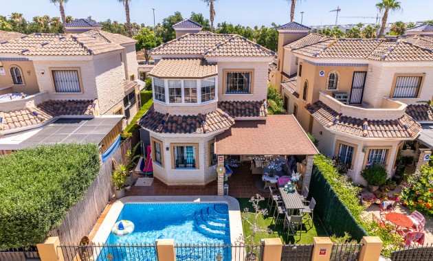 Sale - House -
Guardamar del Segura - EL RASO