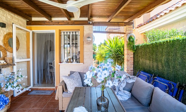 Sale - House -
Guardamar del Segura - EL RASO
