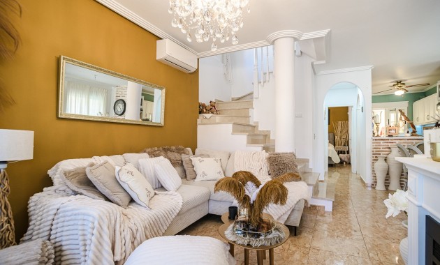 Sale - House -
Guardamar del Segura - EL RASO
