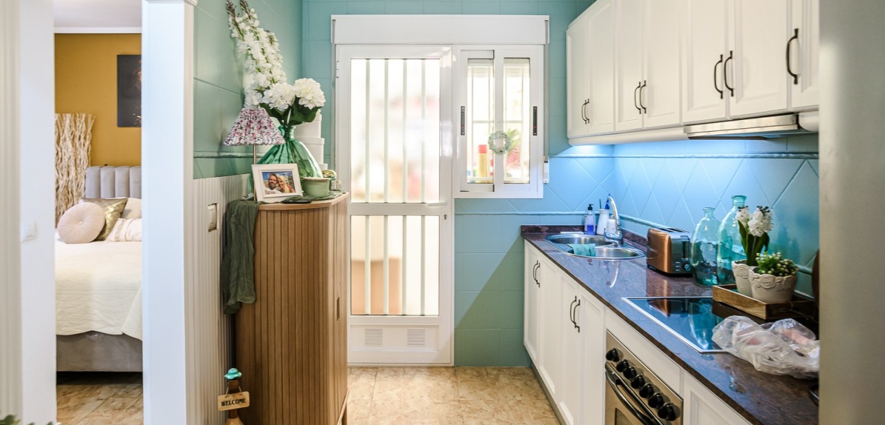 Sale - House -
Guardamar del Segura - EL RASO