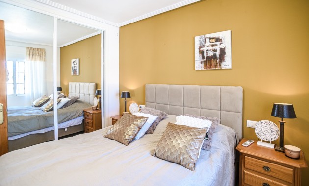 Sale - House -
Guardamar del Segura - EL RASO