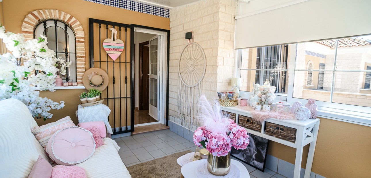 Sale - House -
Guardamar del Segura - EL RASO