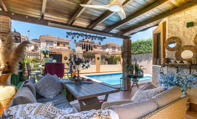 Sale - House -
Guardamar del Segura - EL RASO