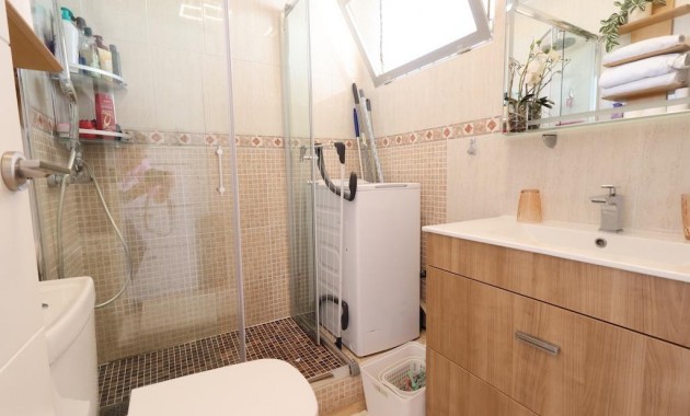 Sale - Apartment / flat -
Torrevieja - La veleta