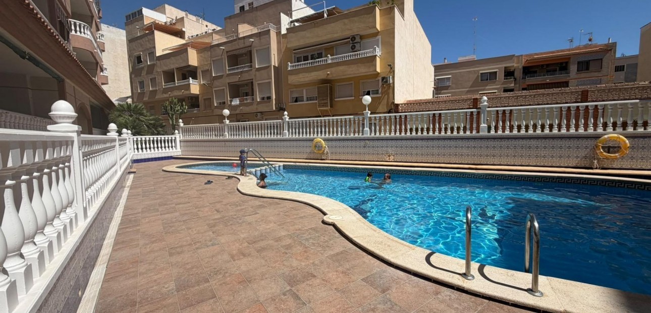 Sale - Apartment / flat -
Torrevieja - La Mata pueblo
