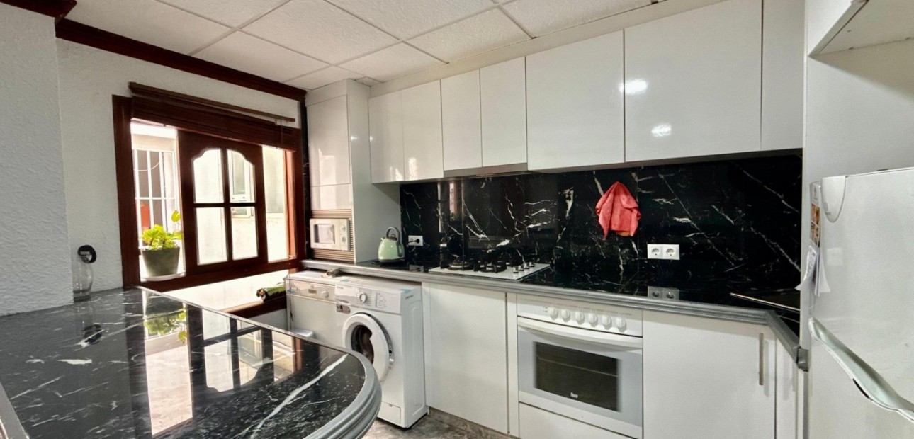 Sale - Apartment / flat -
Torrevieja - Playa del cura