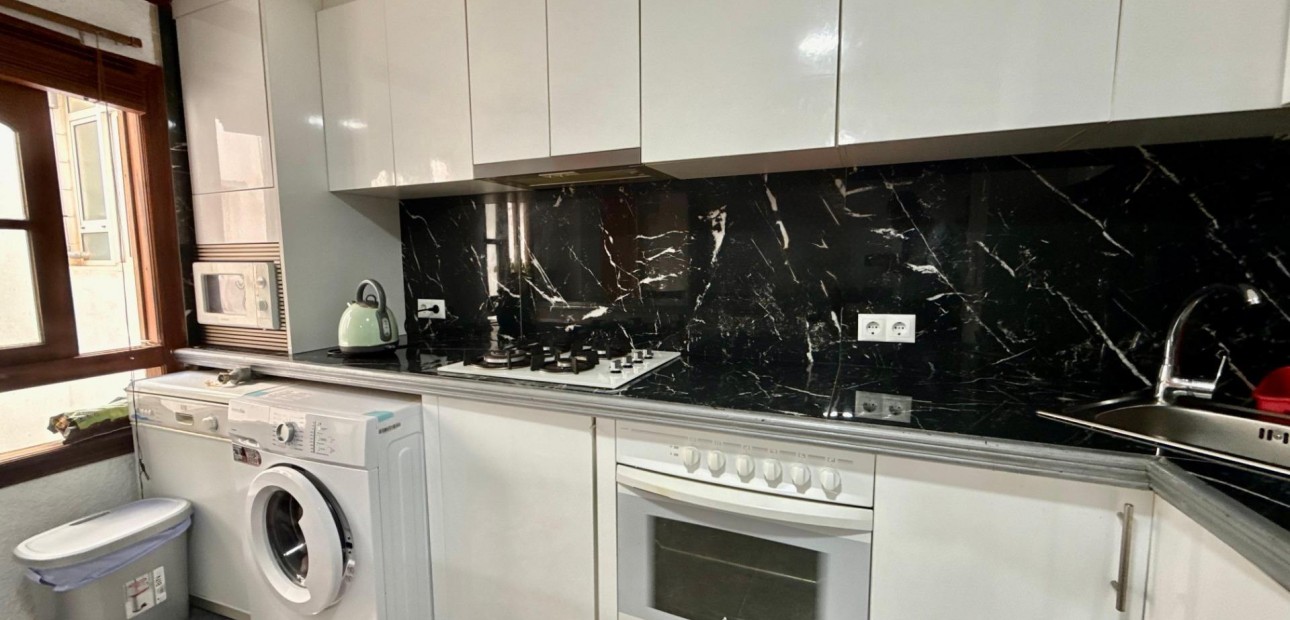 Sale - Apartment / flat -
Torrevieja - Playa del cura