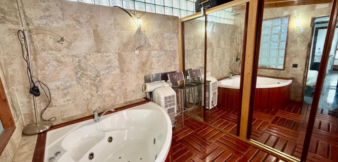 Sale - Apartment / flat -
Torrevieja - Playa del cura