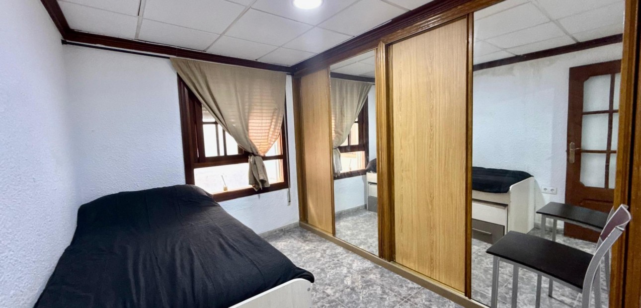 Sale - Apartment / flat -
Torrevieja - Playa del cura