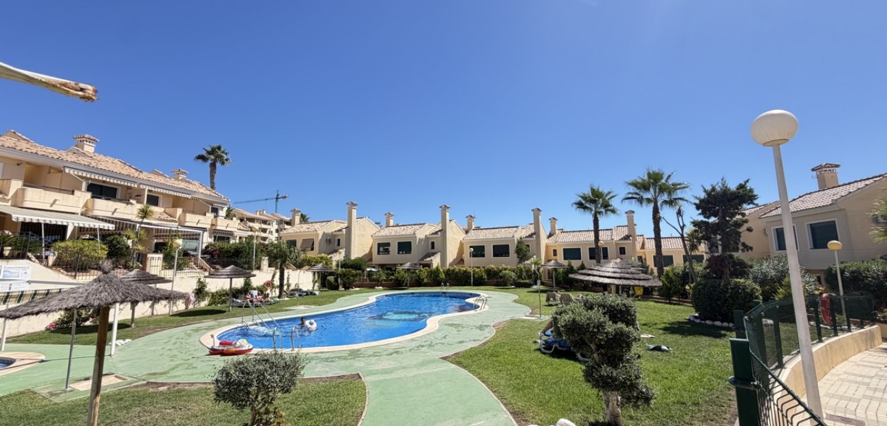 Sale - Townhouse -
Orihuela Costa - Lomas de Campoamor