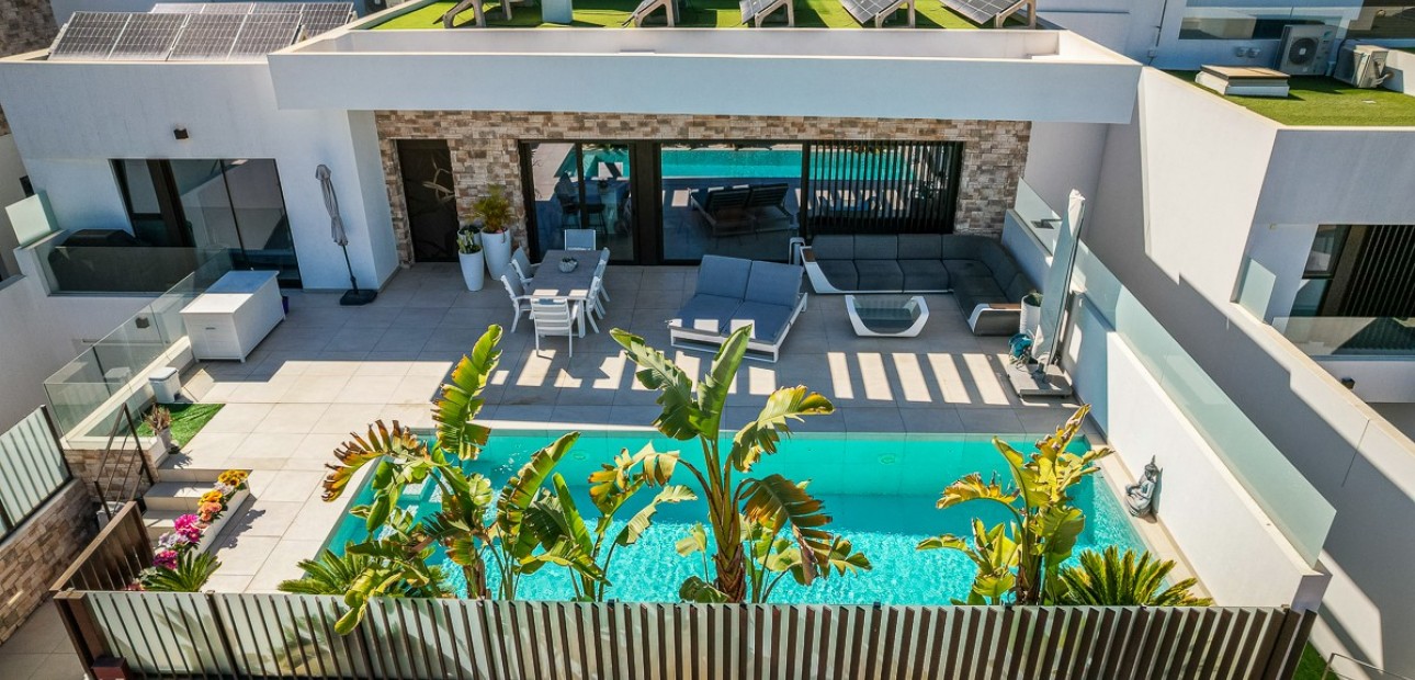 Sale - Villa -
ROJALES