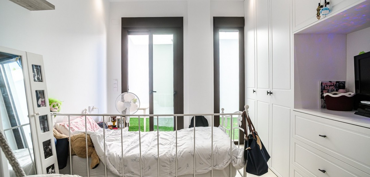 Sale - Villa -
ROJALES