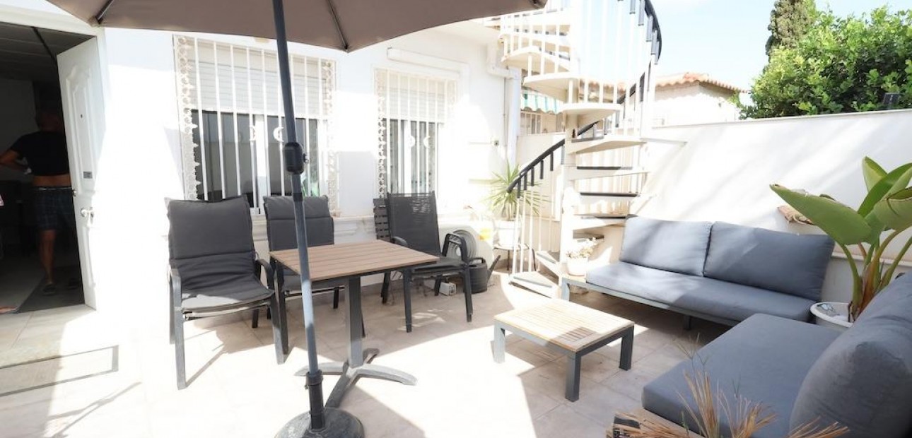Sale - Bungalow -
Torrevieja - La Siesta - El Salado - Torreta