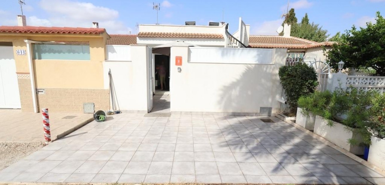 Sale - Bungalow -
Torrevieja - La Siesta - El Salado - Torreta