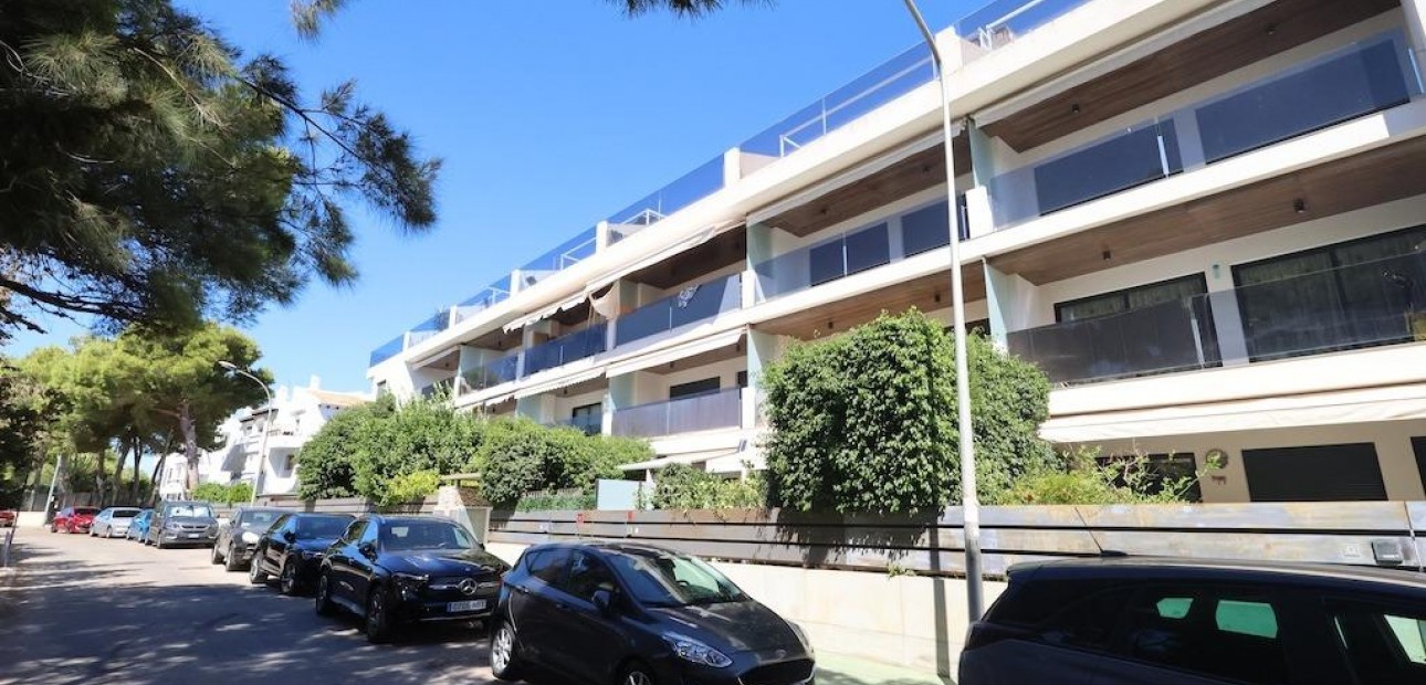 Sale - Apartment / flat -
Orihuela Costa - Campoamor