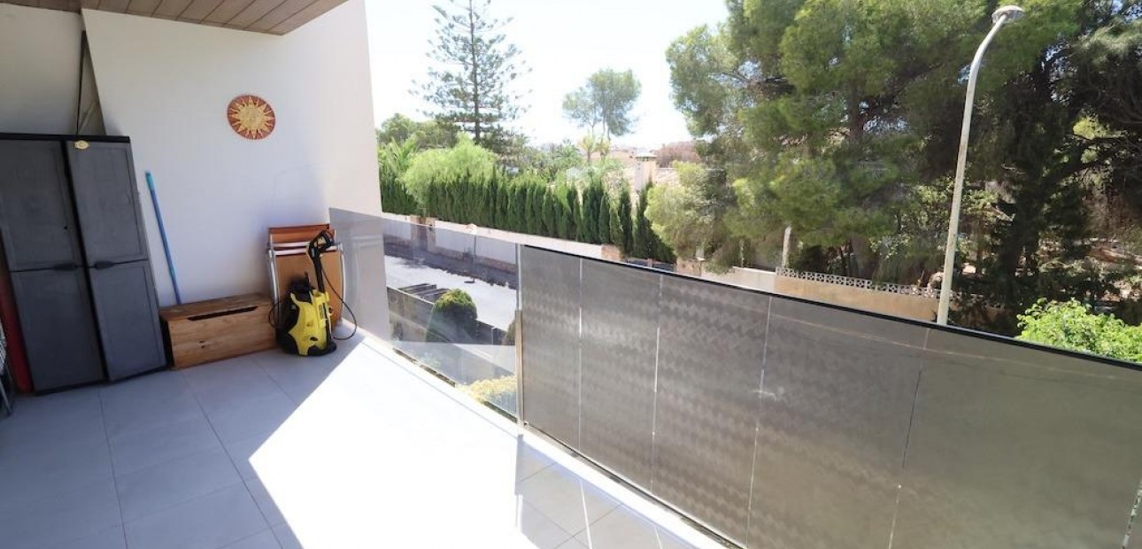 Sale - Apartment / flat -
Orihuela Costa - Campoamor