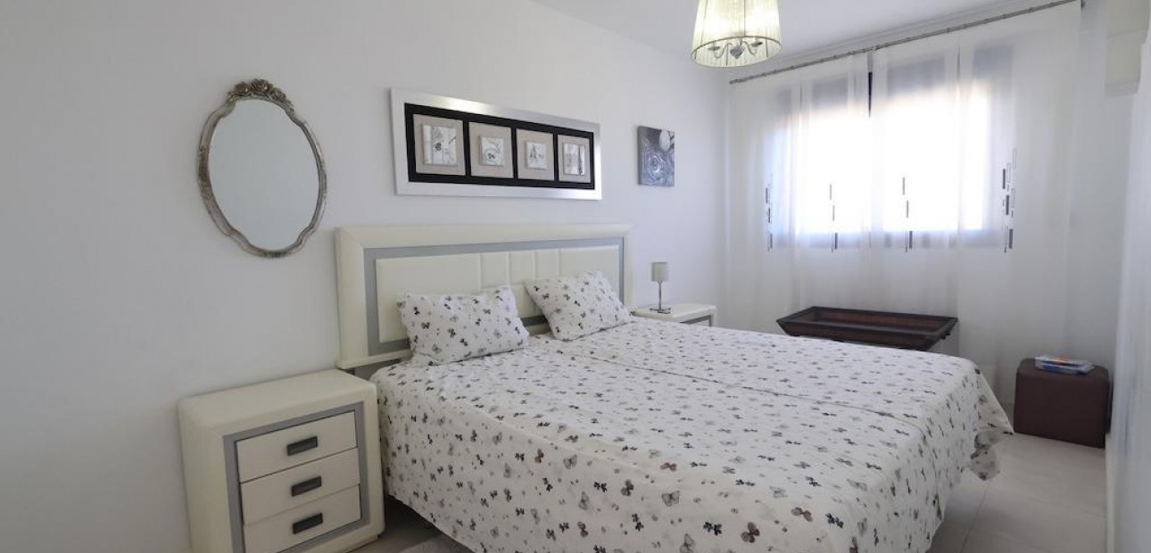 Sale - Apartment / flat -
Orihuela Costa - Campoamor