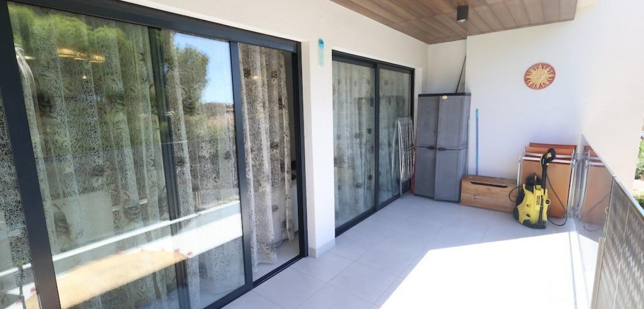 Sale - Apartment / flat -
Orihuela Costa - Campoamor