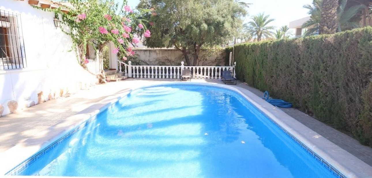 Sale - Villa -
Orihuela Costa - Cabo Roig