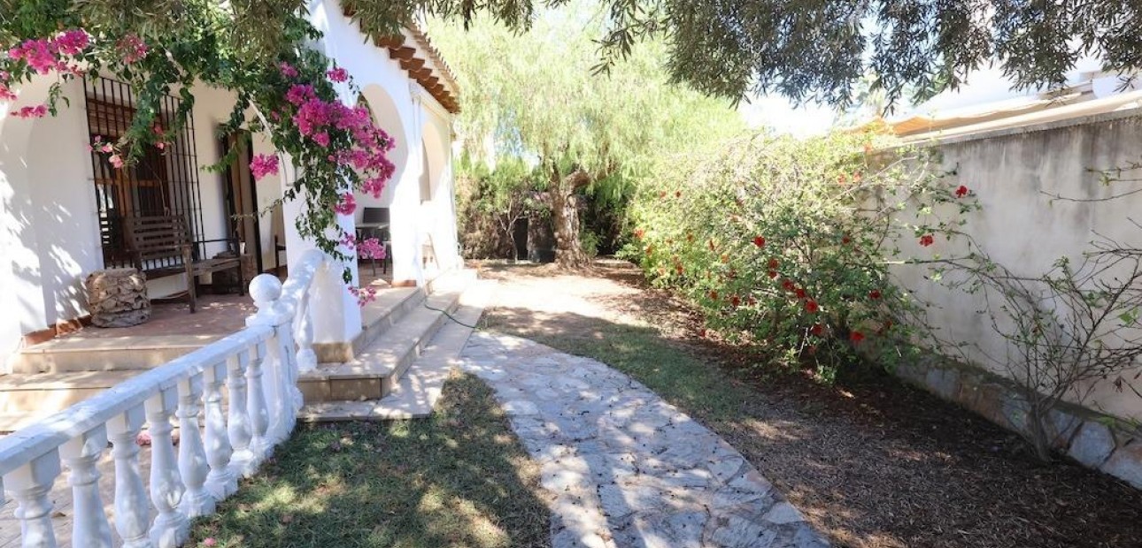 Sale - Villa -
Orihuela Costa - Cabo Roig