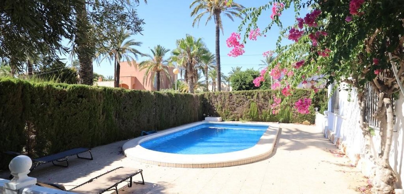 Sale - Villa -
Orihuela Costa - Cabo Roig