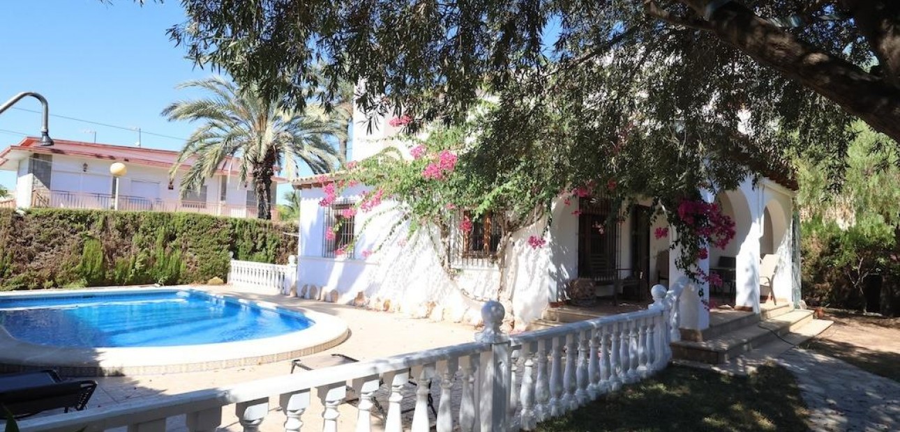 Sale - Villa -
Orihuela Costa - Cabo Roig
